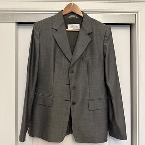 MaxMara Gray Sport Coat with Tailored Cut